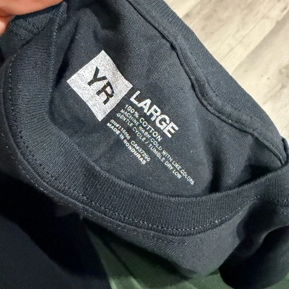 Young & Reckless Essence Black T-Shirt L - Picture 5 of 5